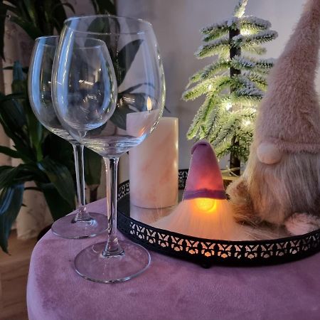 Apartament Chopina Łomianki Exteriör bild