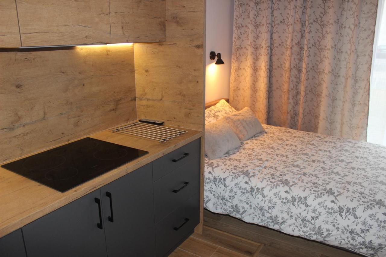 Apartament Chopina Łomianki Exteriör bild