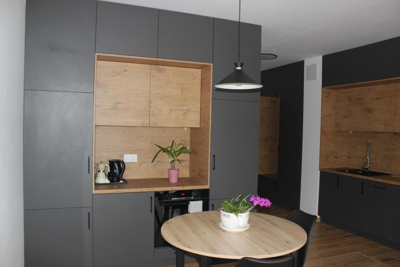 Apartament Chopina Łomianki Exteriör bild