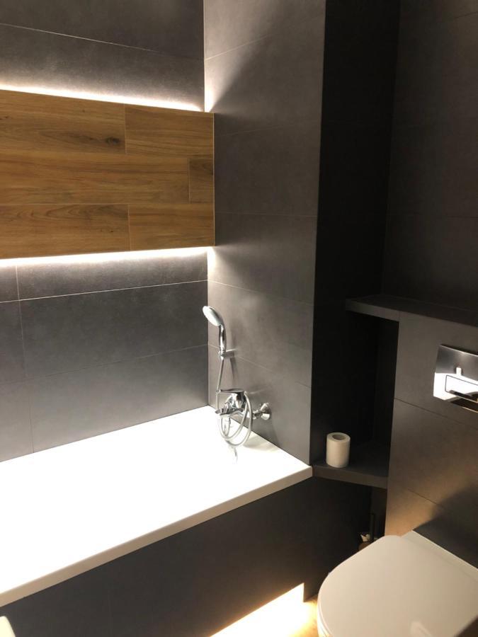 Apartament Chopina Łomianki Exteriör bild
