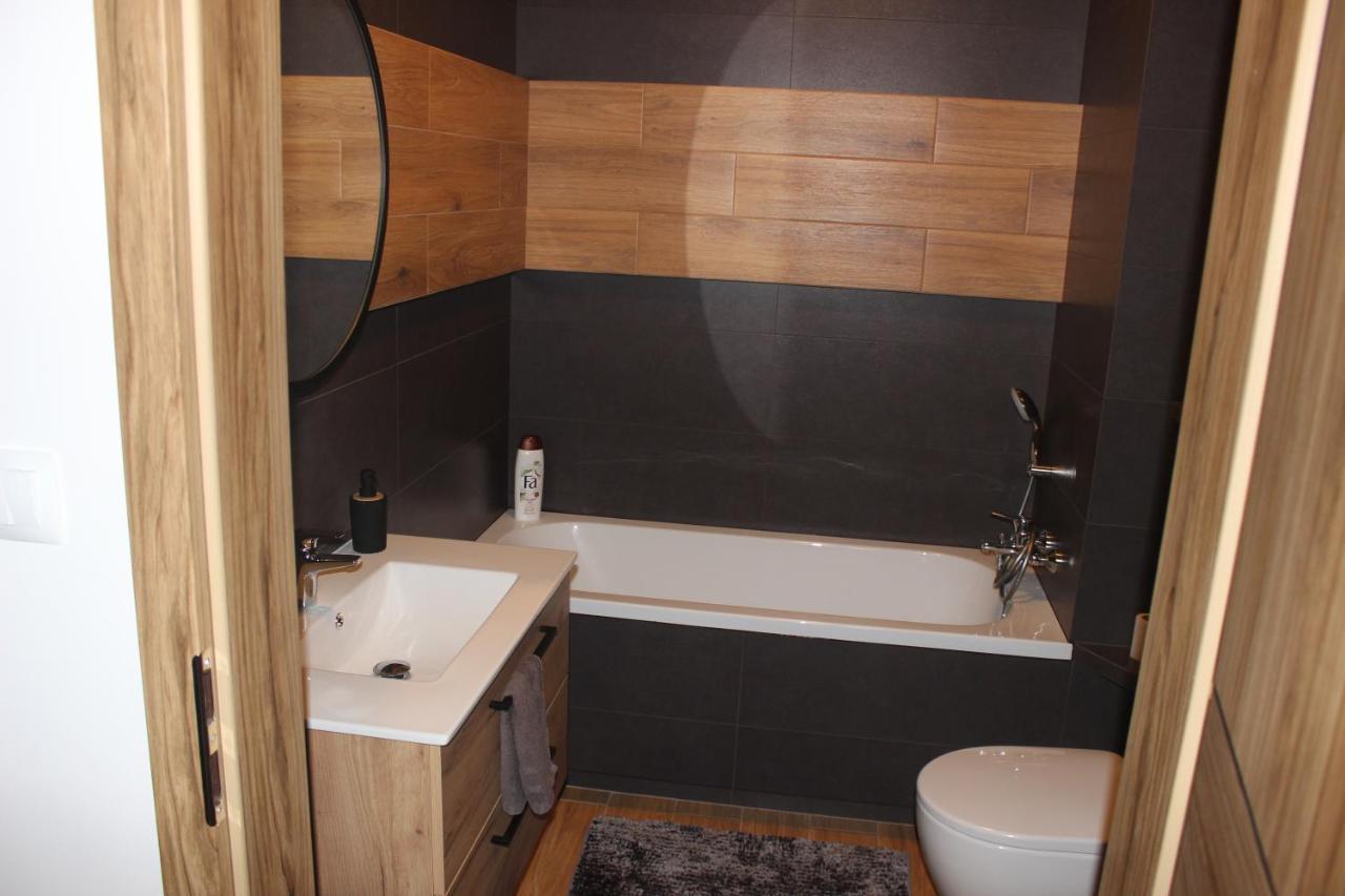 Apartament Chopina Łomianki Exteriör bild