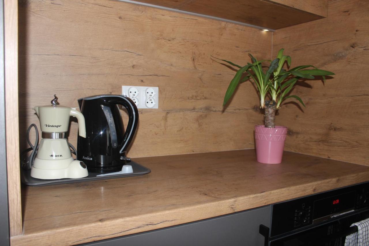 Apartament Chopina Łomianki Exteriör bild