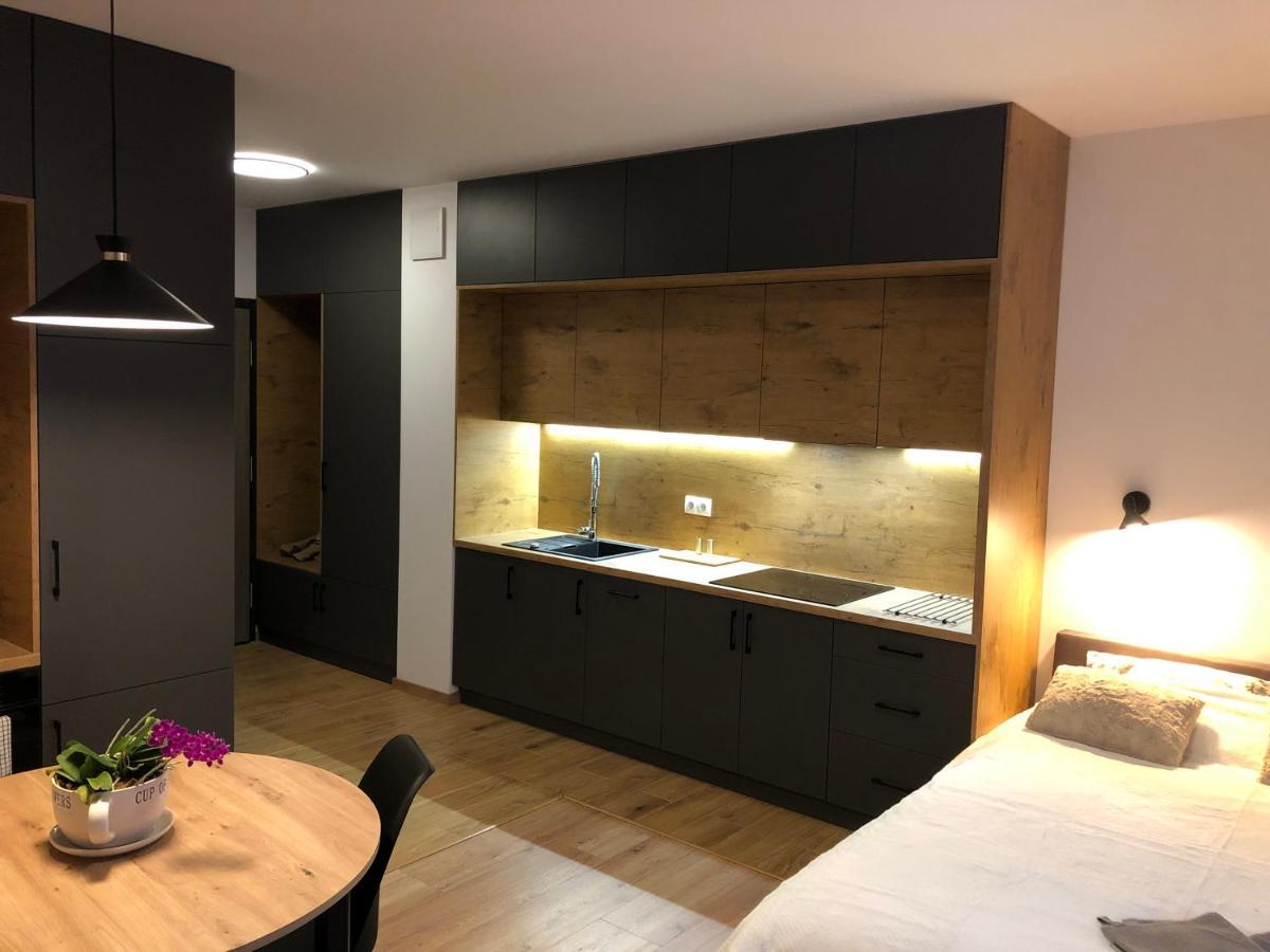 Apartament Chopina Łomianki Exteriör bild