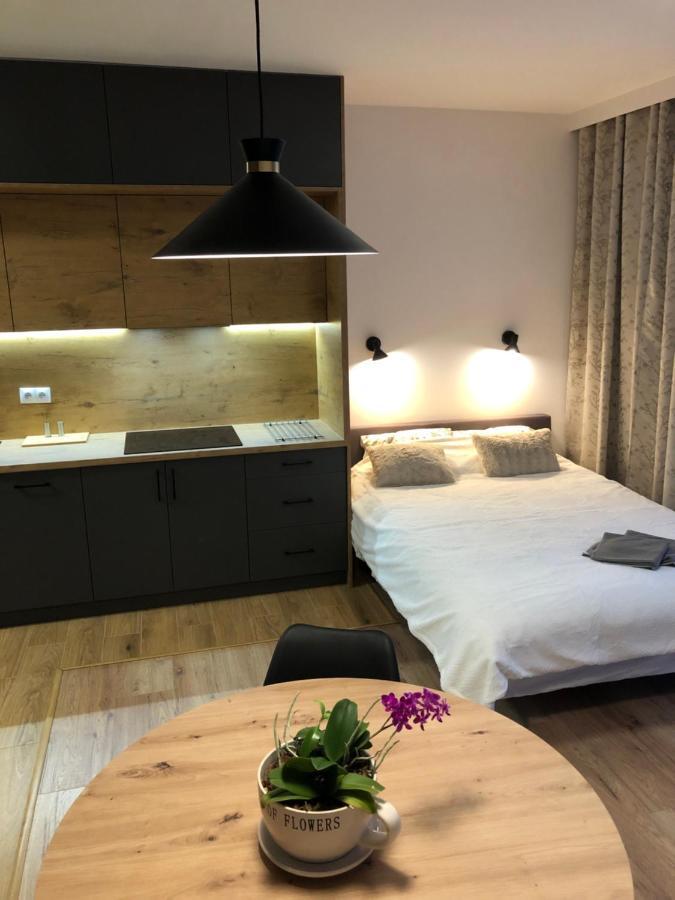 Apartament Chopina Łomianki Exteriör bild