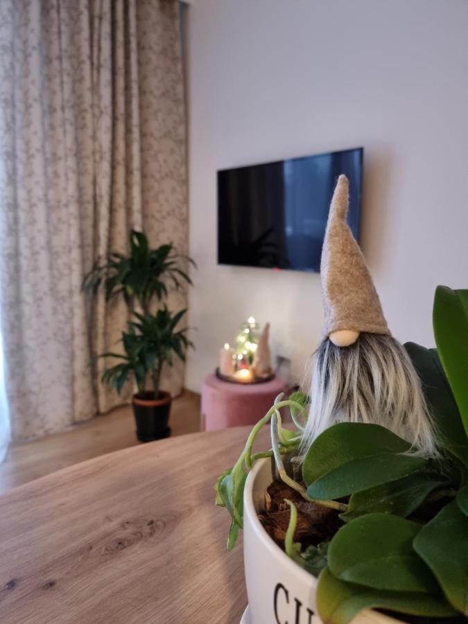 Apartament Chopina Łomianki Exteriör bild